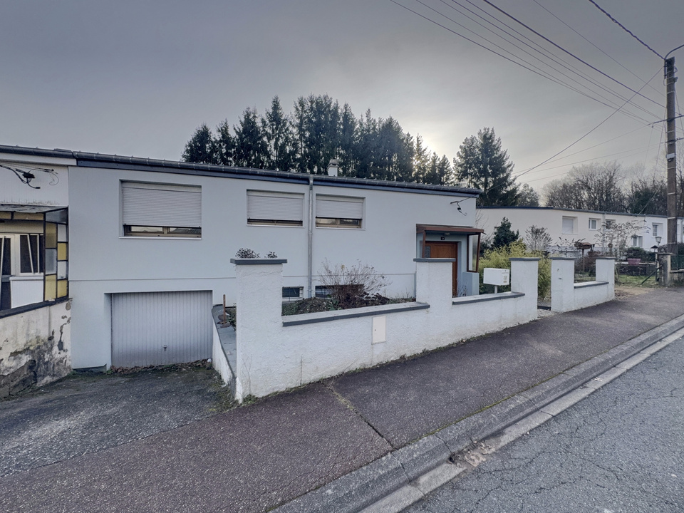 Maison 3 chambres de plain-pied surélevé avec sous-sol complet   Situation calme en impasse